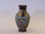Japon - Epoque Meiji (1868 - 1912) 
Vase 

en bronze...