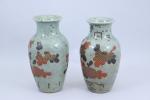 Japon - XXe siècle
Paire de vases 

en porcelaine émaillée céladon...