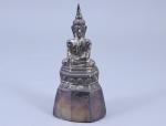 Thaïlande - XIXe siècle
Statuette de Bouddha Maravijaya 

en feuille d'argent...