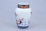 Japon, Imari - Début du XXe siècle
Vase balustre 

en porcelaine,...