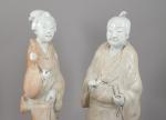 Japon - XXe siècle
Couple de personnages debout 

en porcelaine partiellement...