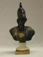 Buste d'Alexandre, casque au mouflon et sphinge. Bronze à double...