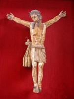 CHRIST en bois sculpté polychrome et traces de dorure. Travail...