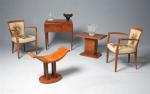 Jules LELEU (1883-1961)  Petite table en placage de loupe...