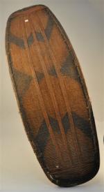 ANCIEN BOUCLIER ovale, cadre et poignée en bois, vannerie ...