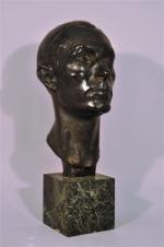 Philippe BESNARD (1885-1971)Portrait d'homme.Bronze à patine noire signé et daté...