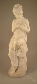 Dante ZOI (XIX-XXème)La frileuse.Marbre blanc, signé et situé à Firenze.Haut....
