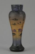 A.C. D'ARGENTAL. PIED de LAMPE en verre multicouches à décor...