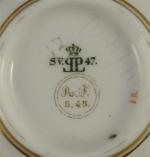 SÈVRES. Porcelaine dure. Partie de SERVICE à CAFÉ, 1847-48. Comprenant...