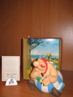 "Asterix"OBÉLIX PENSEUR.Résine. Figurine Leblon-Delienne. Certificat n°440 / 1555.Dans sa boîte...