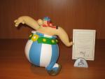 "Asterix"OBÉLIX DANSEUR.Résine. Figurine Leblon-Delienne. Certificat n°2838 / 3000, année 1997.Dans...