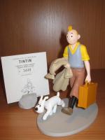 "Tintin"TINTIN ET MILOU EN ROUTE. Résine. Figurine Moulinsart. Certificat n°3448.Dans...