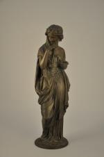 Henry-Étienne DUMAIGE (1830-1888)Femme vêtue à l'Antique et portant une couronne...