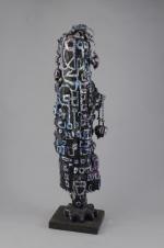 Roger CHOMEAUX, dit CHOMO (1907-1999)TotemSculpture en bois brûlé, corde à...