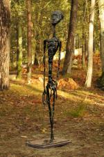 Roger CHOMEAUX, dit CHOMO (1907-1999)Homme deboutSculpture en tôle froissée peinteCirca...