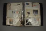 CLASSEUR PHILATÉLIQUE : L'EMPIRE FRANÇAIS. 17 pochettes comprenant cartes postales,...
