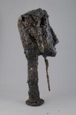 Roger CHOMEAUX (Berlaimont 1907 - Achère-la Forêt 1999).Totem.Sculpture en grillage,...