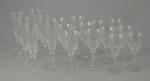 SAINT-LOUIS. SERVICE TOMMY en cristal taillé, comprenant 18 verres :...