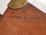 Paire de CARTOUCHIÈRES en cuir marquées " Viscount de Poncins...