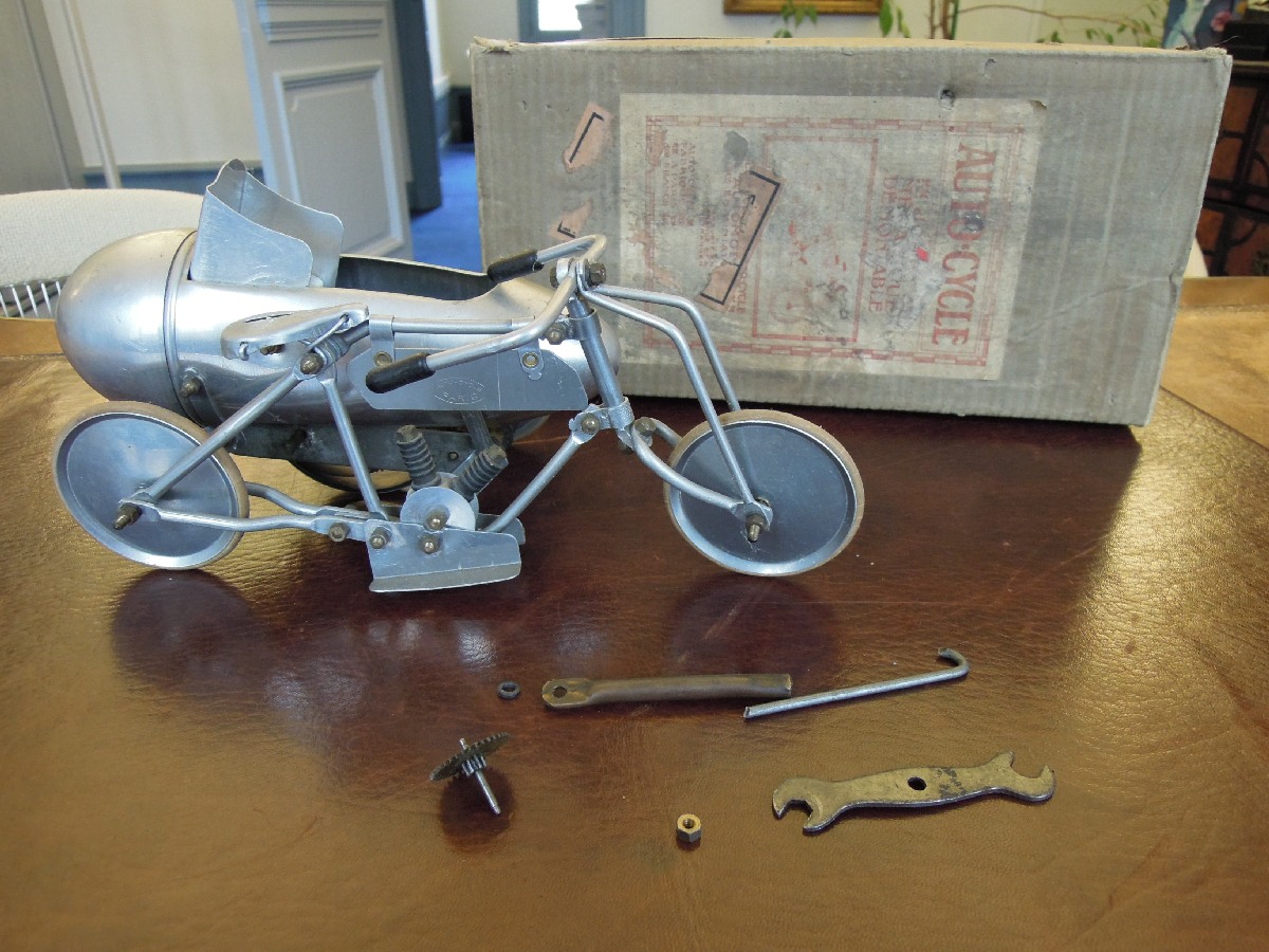 OBJETS DE COLLECTIONS CANNES, JOUETS, APPAREILS PHOTO Rouillac