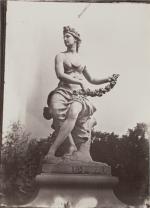 Charles NÈGRE (1820-1880)Flore (sculpture), Versailles, 1859Épreuve d'époque sur papier albuminé,...