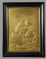 PLAQUE en bronze doré figurant Bonaparte franchissant le col du...