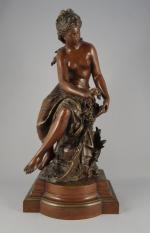Mathurin MOREAU (1822-1912).
Jeune femme au bouquet champêtre.
Bronze patiné, signé.
Haut. 63...