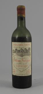 SAINT-ESTÈPHE, Château Calon Ségur, 1955. 4 bouteilles, étiquettes sales et...