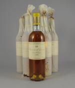 SAUTERNES, Château d'Yquem, Lur Saluces, 1970. 5 bouteilles enveloppées dans...