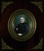 MATHIEU-DEROCHE (1837-19..)Pierre Comte de Juigné (1791-1873),Miniature photographique émaillée, dans son...