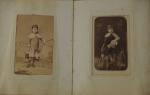PORTRAITS DE FAMILLE.Deux albums photographiques de la fin du XIXème...