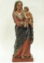 STATUE en bois polychrome représentant la Vierge à l'Enfant. 
XVIe...