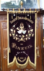 BANNIÈRE : Société Philharmonique de VINEUIL, Loir et Cher, 1883.
Velours...