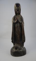 KWANNAN en bois sculpté et teint figurant une vierge et...