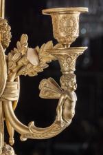 PAIRE de CANDÉLABRES en bronze ciselé et doré ornés d'une...