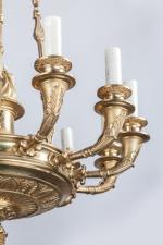 LUSTRE en bronze et tôle dorée en forme de lampe...