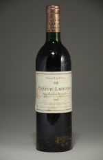 SAINT-ÉMILION - Château Larmande - 1994 - 4 bouteilles.
Une étiquette...