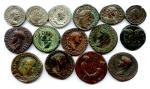Lot de quatorze monnaies romaines dont trois antoniniens en argent...