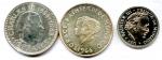 Lot de trois monnaies en argent de Monaco Rainier III...