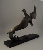 Lucien Charles Edouard ALLIOT (1877-1967)La mouette.Bronze patiné et signé sur...