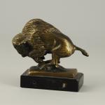 Jacques CARTIER (1907-2001), d'après. Bison bondissant.Bronze signé, sur un socle...