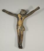 CHRIST en bois sculpté et peint. La couronne d'épines en...