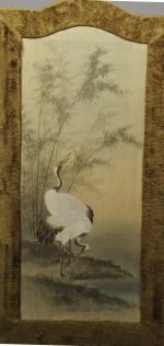 JAPON. PARAVENT à trois feuilles en soie peinte figurant une...