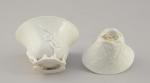 CHINE. Deux COUPES LIBATOIRES en porcelaine monochrome blanche en forme...