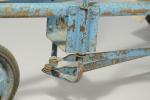 CYCLO-RAMEUR, "Baby Rameur" en métal laqué bleu. Poignées en bois...