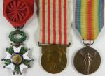 LOT DE TROIS DÉCORATIONS : ordre de la Légion d'honneur,...