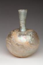 BOUTEILLE globulaire. Dépôt de fouille.IVème-Vème siècle après J.-C.Haut. 19 cm.Globular...