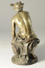 Jean-Baptiste PIGALLE (1714-1785)Mercure chaussant ses talonnières.Bronze patiné.Haut. 21 cm.Tirage ancien...