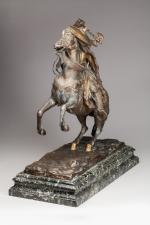ABELLJeanne Hachette à cheval. Bronze chryséléphantine signé G ABELL. Haut....