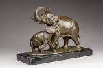 Irénée ROCHARD (1906-1984)Éléphante et son éléphanteau.Bronze signé à patine médaille.Haut....